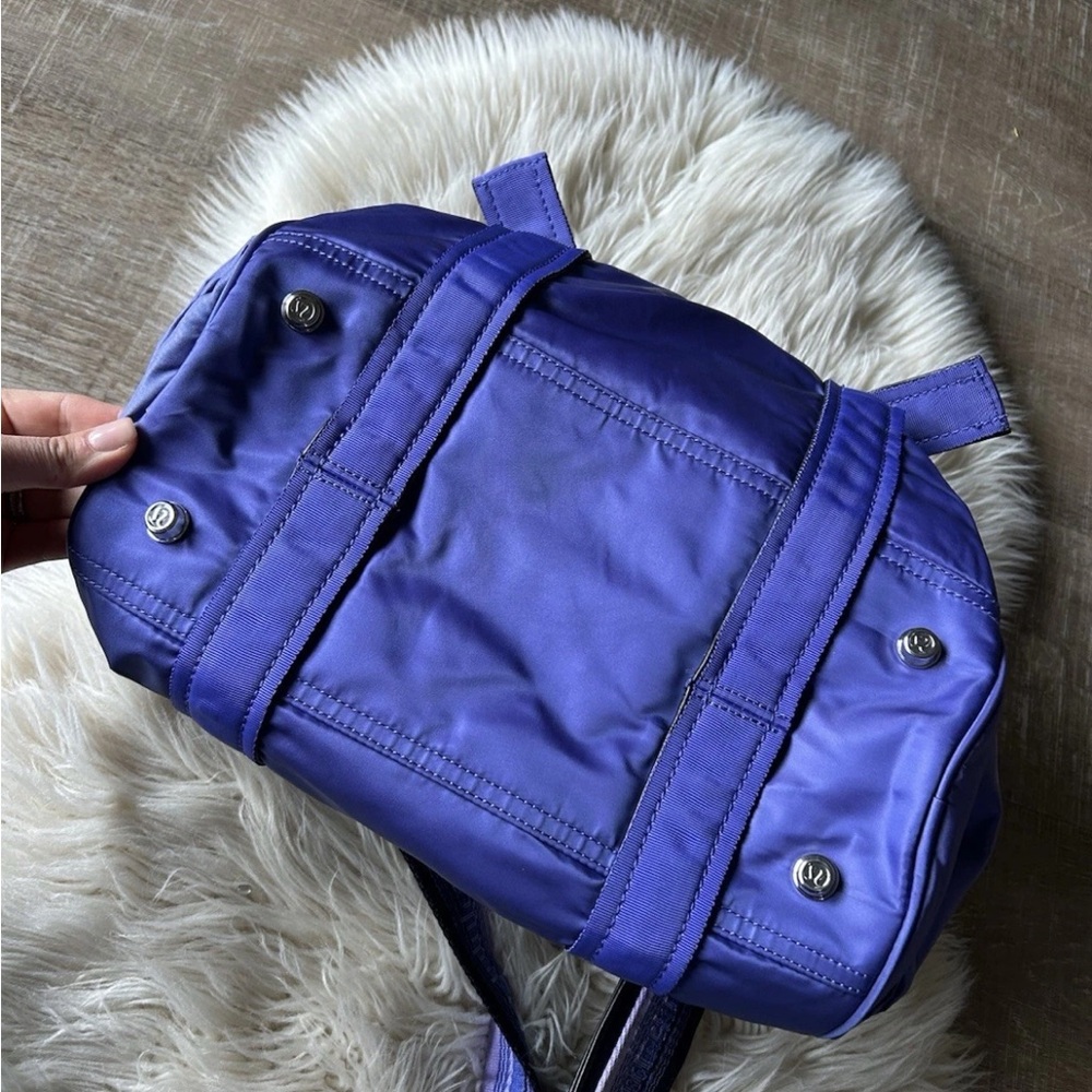 Lululemon DTB Duffel Bag Purple Carry On Gym Travel Weekender Colorful Rare MINT - Picture 10 of 11